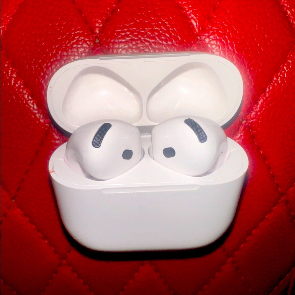 AirPods 4 ANC
